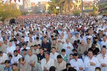 صلاة عيد الاضحى فى السادسة و30 دقيقة صباحا فى القاهرة