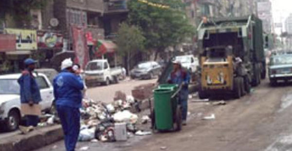 ” الجيزة ” تبحث مع ” الهيئة ” تدبير العمالة للنظافة يومى الجمعة والسبت