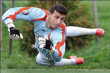 الأهلي يختبر حارس فلسطيني..والفريق يواجه الجيش استعدادا لشاين