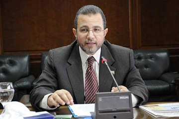 قنديل يبحث مع المحافظين توفير الاحتياجات الأساسية لعيد الأضحى