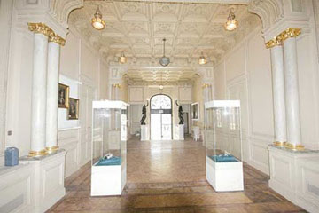 الاثار : مراجعة خطة تأمين متحف المجوهرات الملكية ” تمهيدا” لافتتاحه