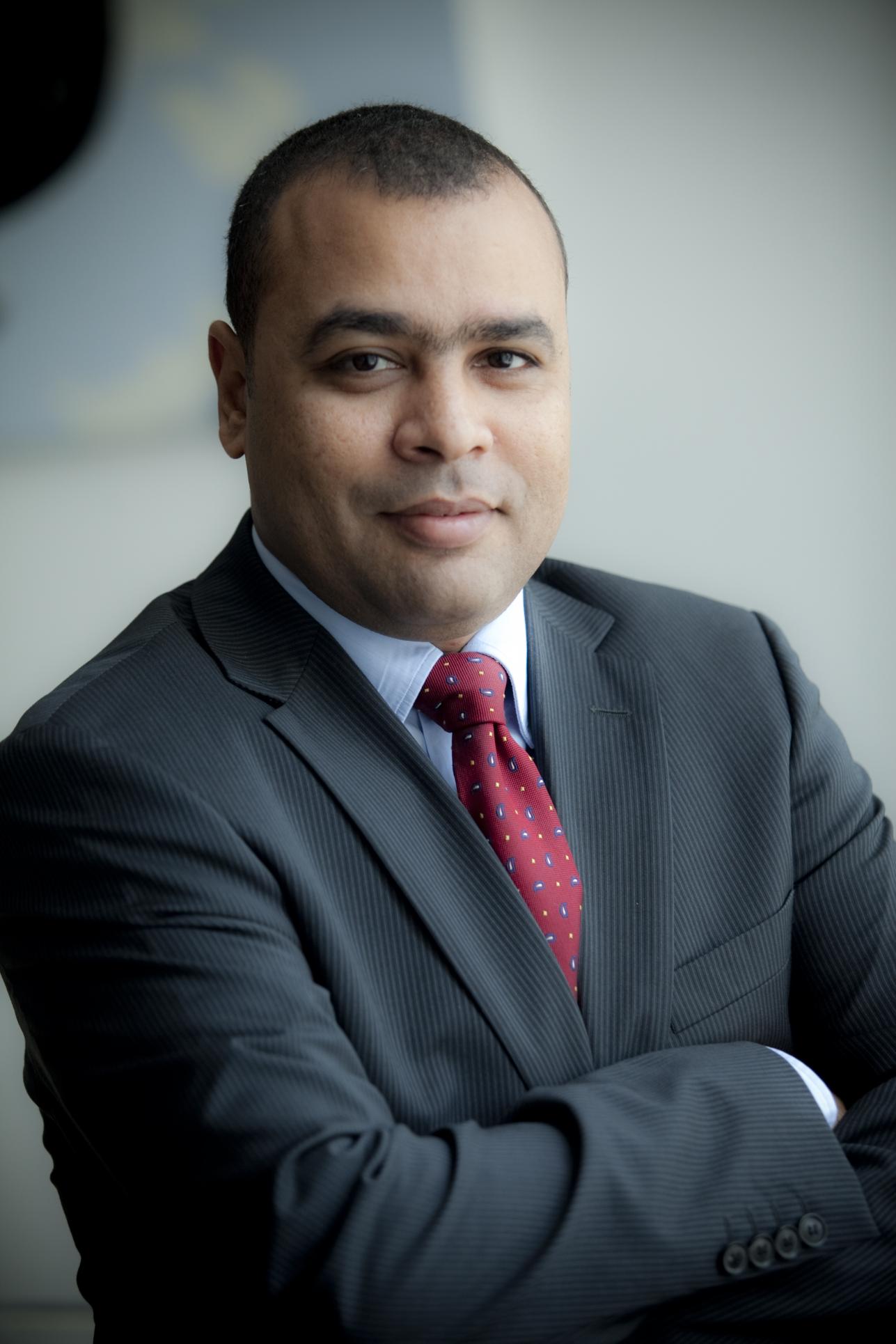 الرئيس التنفيذى لشركة جلف بريدج ضمن قائمة أقوى 100 شخصية في قطاع الاتصالات عالمية