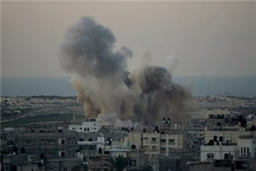 القوات الاسرائيلية تقصف موقع في بيت لاهيا وتتوغل في رفح