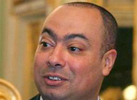 حاتم دويدار : «فودافون مصر» تعيد توزيع استثماراتها فى نشاط «المحمول» لتعظيم عائدات القيمة المضافة