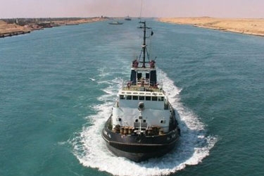 عبور 53 سفينة المجرى الملاحي لقناة السويس
