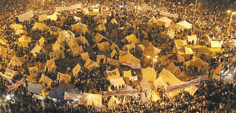 الميدان ينتفض .. الملايين يطالبون بإسقاط الإعلان الدستورى واشتباكات فى المحلة والإسكندرية وعشرات الإصابات