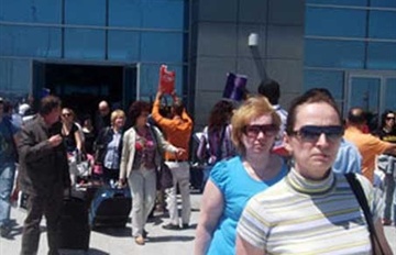 انتظام حركة الطيران بمطار الغردقة.. ووصول 8 آلاف سائح على متن 55 طائرة