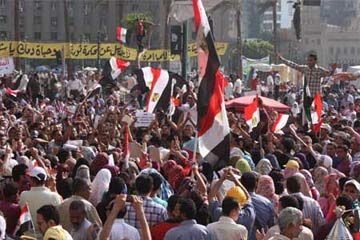 عشرات الآلاف في التحرير للمشاركة بمليونية “للثورة شعب يحيمها”