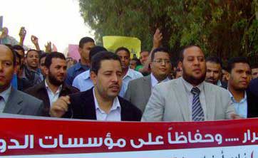 الإخوان يتوافدون على القائد ابراهيم بالاسكندرية لتأييد الاعلان الدستوري