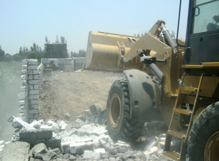 إزالة 28 حالة تعد على الأراضي الزراعية بالغربية