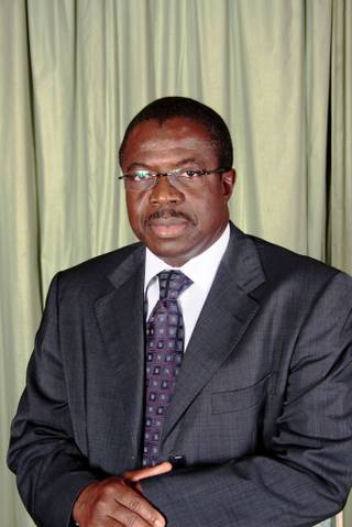 “البنك الأفريقي للتنمية” يقدم حلول لمشكلة البطالة بالتعاون مع “الصندوق الاجتماعي”