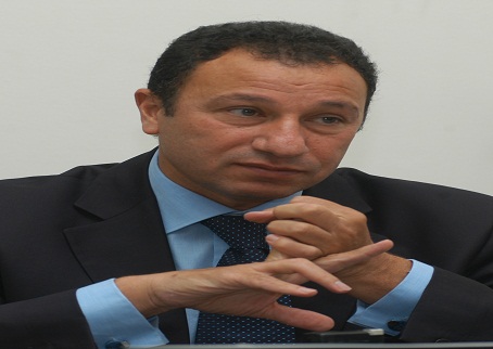 الخطيب يجتمع مع مسئولين بوكالة الاهرام لانهاء أزمة 18 مليون جنيه