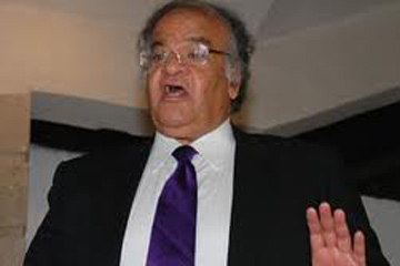 عباس يدير الزمالك بمكتب “وادى النيل” واختفاء الغزال وجاسر