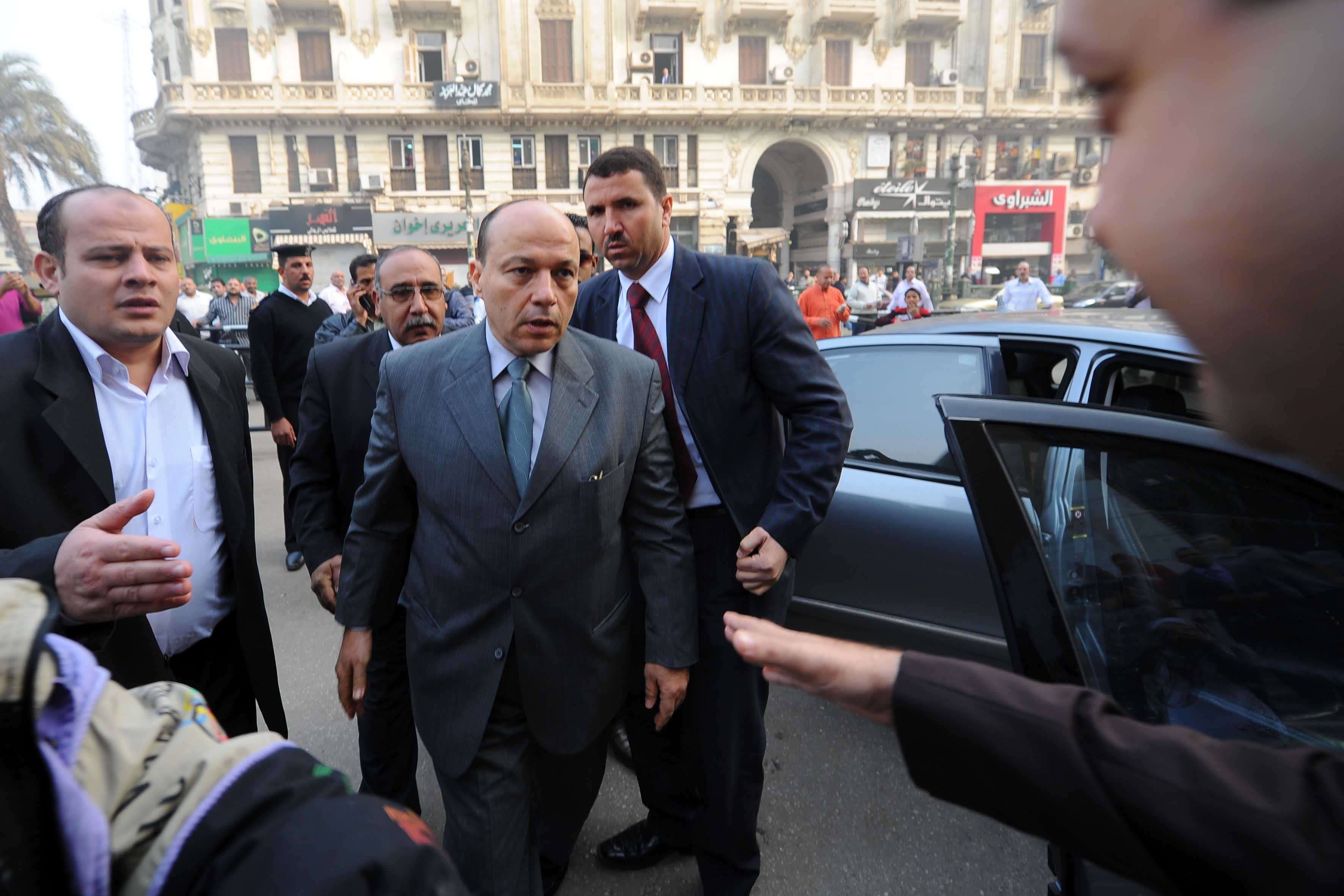 النائب العام المستشار طلعت عبدالله فى اول يوم بمكتبة