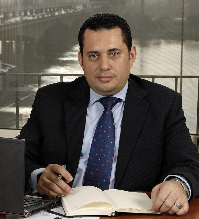 المالية تدرس تعديل رسوم جمارك الزجاج الملون والعاكس لتصل الي 20 % بحماية الصناعة