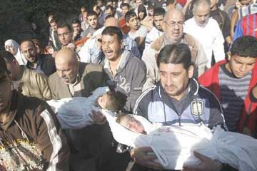 شهيد فلسطيني وثلاثة مصابين في قصف إسرائيلي وسط غزة