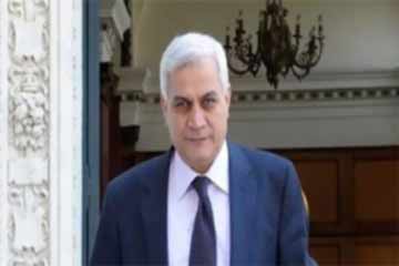 محافظ اسيوط يشكل لجنة لتطوير المزلقانات ويقدم واجب العزاء لاسر الاطفال