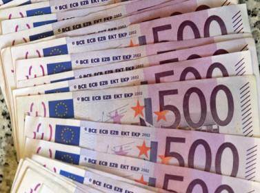 هبوط اليورو لأدنى مستوياته منذ شهرين أمام الدولار بالأسواق العالمية