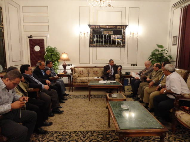 “عيسي ” يناقش مع ” بحوث الصحراء ” تنفيذ مشروع قومي لحماية الاراضي الزراعية من الرمال المتحركة