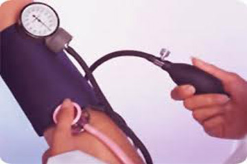 دراسة : أجهزة قياس ضغط الدم بالمنزل مفيدة لحالات خاصة فقط