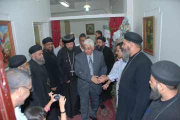 محافظ أسيوط يشارك الاقباط احتفالية عيد جلوس اسقف ابنوب والفتح