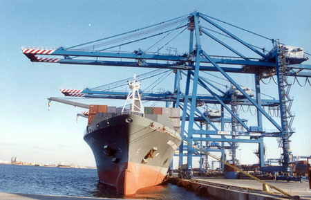 “ميناء دمياط” تدرس فسخ عقد “دييبكو” وتأسيس شركة مساهمة لبدء تعميق الغاطس