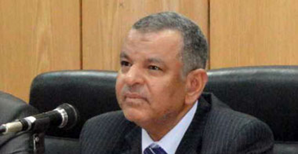 محافظ المنيا يحظر غسل السيارات على الطرق السريعة و الإقليمية وداخل المدن