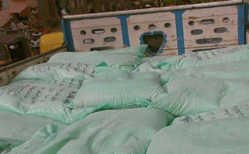 تموين الجيزة  : ضبط 539 جوال دقيق مدعم قبل تهريبة إلي السوق السوداء