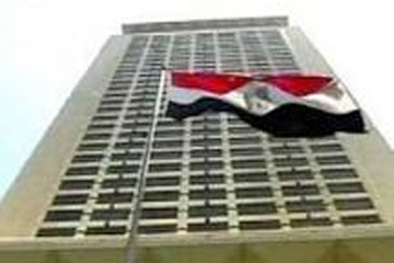 قنصليتنا فى عدن تنهى مشكلة خمسة طلاب مصريين