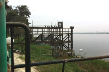 محافظ بني سويف ينفى قطع مياه الشرب بسبب تسرب بقعة الزيت