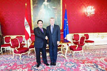 بحث الترتيبات النهائية لافتتاح مركز الملك عبدالله للحوار بين الأديان بفيينا