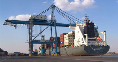 عودة الحركة البترولية بالسويس للعمل بعد توقف إستمر 7 ساعات