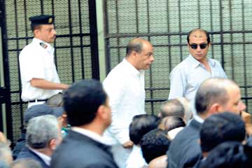 إصابة أنس الفقى بأزمة قلبية داخل سجن القناطر ونقله للقصر العينى