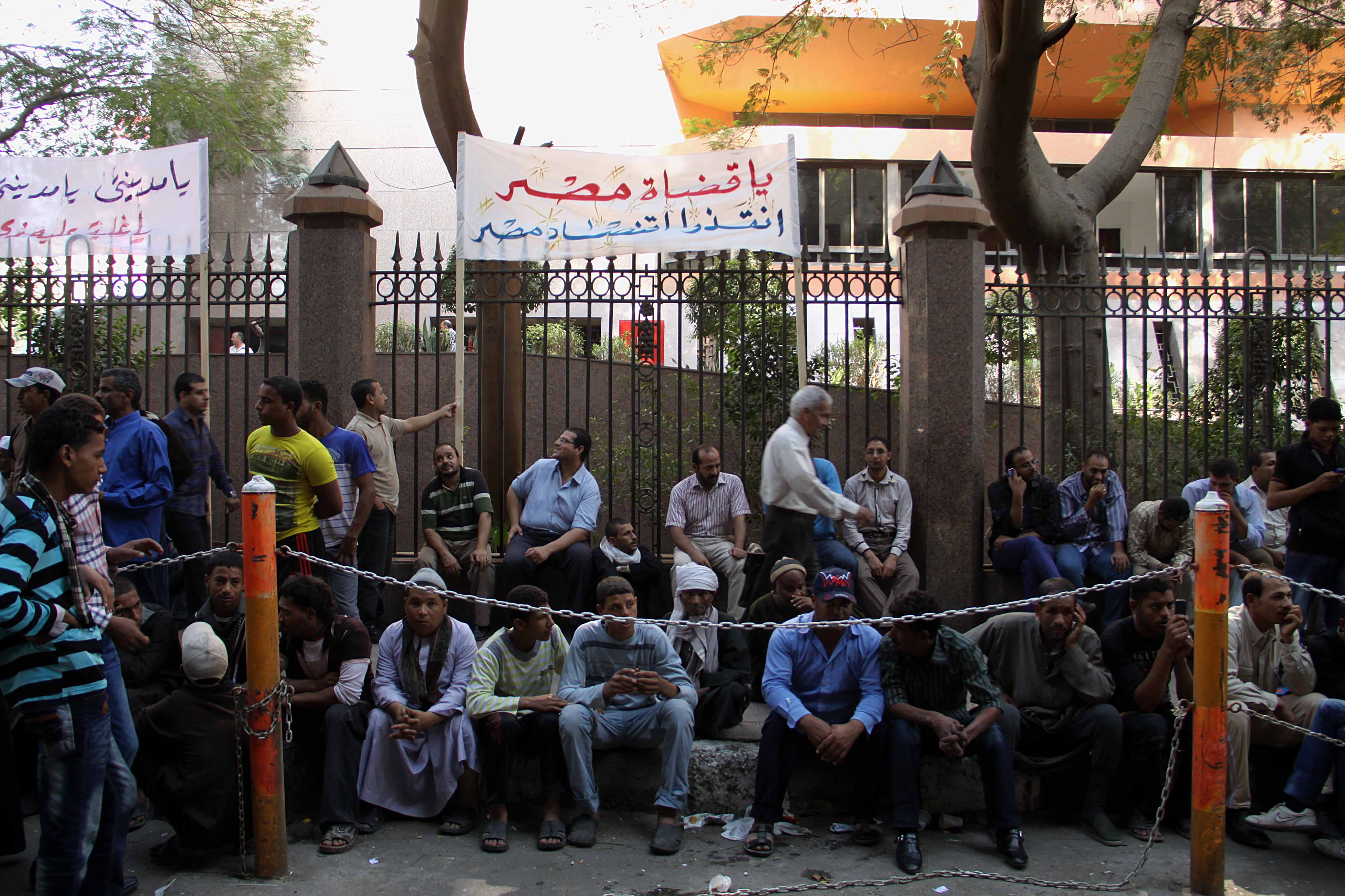 وقفه لعمال “مدينتي” امام مجلس الدوله