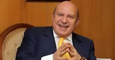 إقالة على عبدالعزيز رئيس القابضة للسياحة