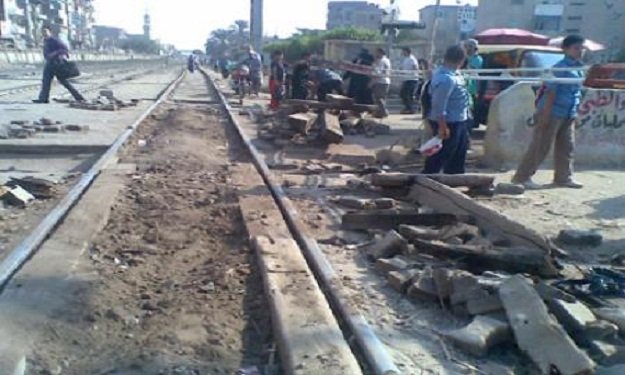 وفيق : 1200 مزلقان عشوائى فى مصر