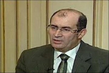 حشمت: الدستور أشاد به القاصي والداني والمنسحبون من التأسيسية