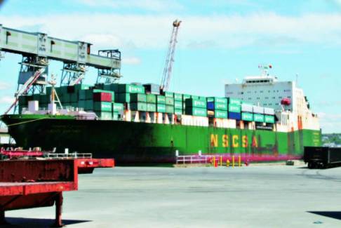 تراجع صادرات السعودية غير البترولية 22% والواردات تنخفض 20% في أكتوبر الماضي