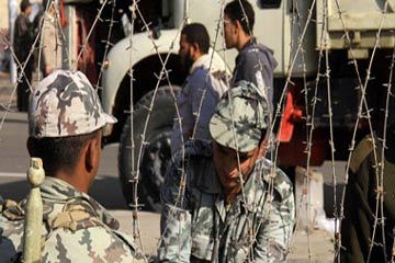 الحرس الجمهوري يغلق الشوارع المؤدية إلى الاتحادية بالأسلاك الشائكة