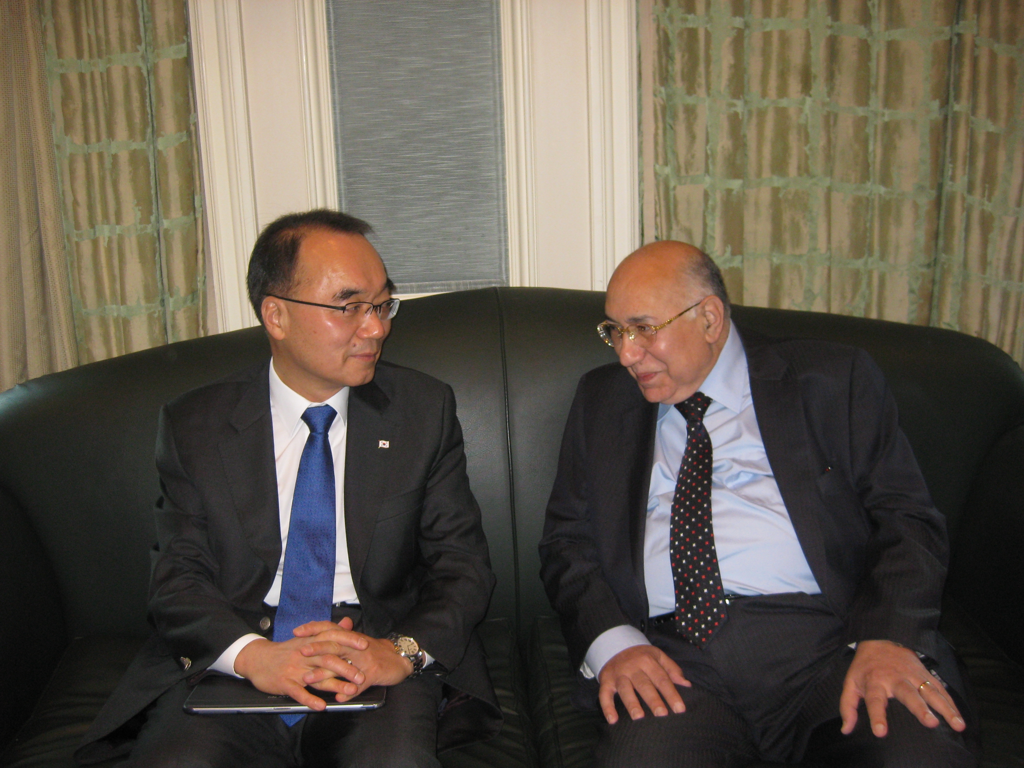 مصر توقع اتفاق لتفعيل التعاون الاقتصادى مع كوريا الجنوبية