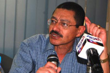 نائب رئيس “الحرية والعدالة” ومستشار الرئيس يعتزل العمل السياسي