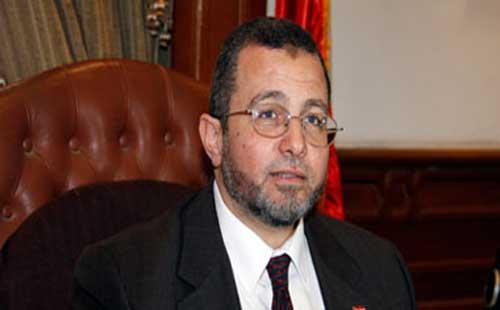 قنديل يحدد سعر متر الغاز للكهرباء بـ44 قرش وطن المازوت بـ2300 جنيه