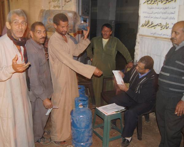 توزيع 10.8 ألاف اسطوانة بوتاجاز بالبطاقات التموينية بمنشأه القناطر والبدرشين بالجيزة