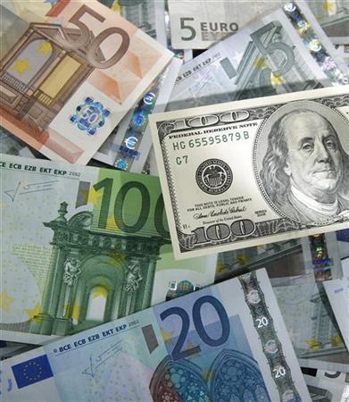 اليورو يعزز مكاسبه مقابل الدولار بفعل إعادة شراء ديون اليونان