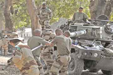 الجيش الفرنسي يستعد لارساء الامن في مالي مع “قوات اخرى”