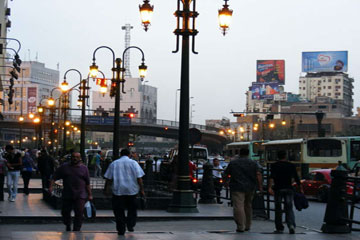 قطع شارع رمسيس فور وصول مسيرة “لا لعزل القناة عن مصر”