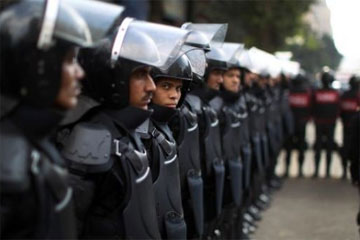 رئيس الوزراء يؤكد دعمه للشرطة ويوافق على استكمال تجهيزاتها