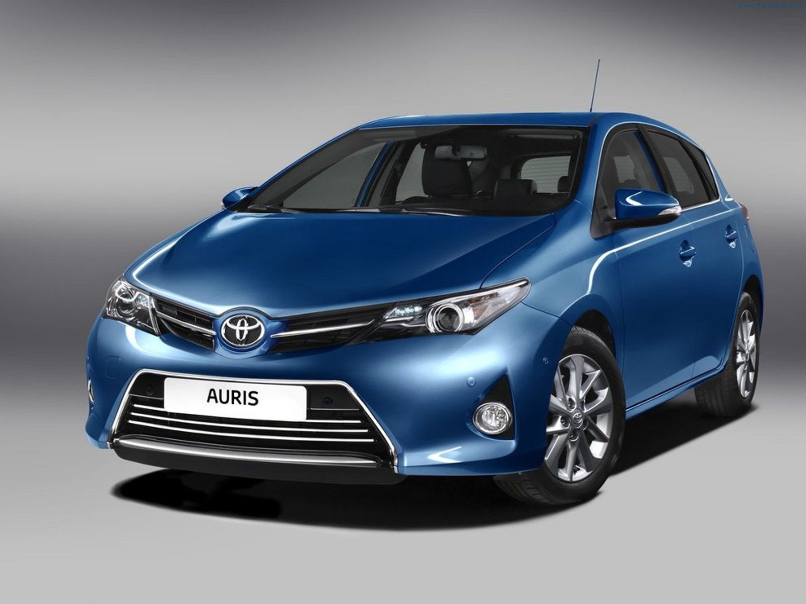 “تويوتا إيجيبت” تطرح “أوريس 2013” في السوق المحلية