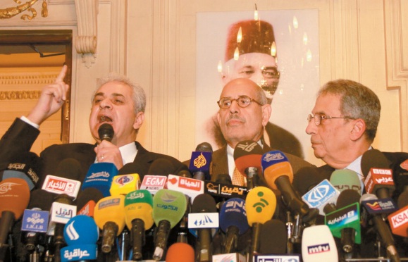 الصراع السياسى يُشعل الفوضى .. «الإنقاذ» ترفض الحوار.. ومسيرات مناهضة لـ «مرسى» فى ذكرى جمعة الغضب