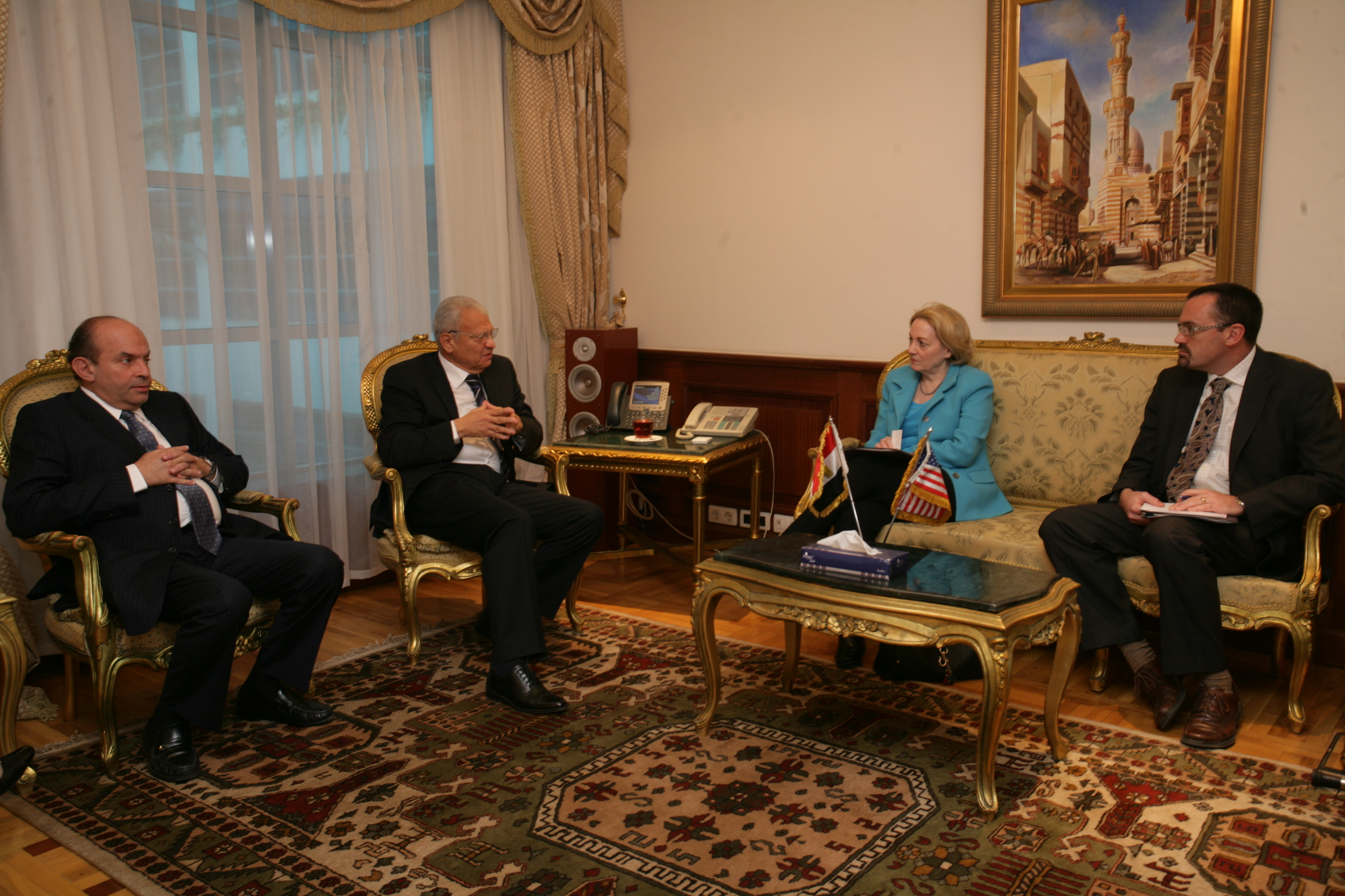 عاطف حلمى يبحث مع السفيرة الامريكية التعاون في المبادرات ومشروعات الاتصالات المستقبلية